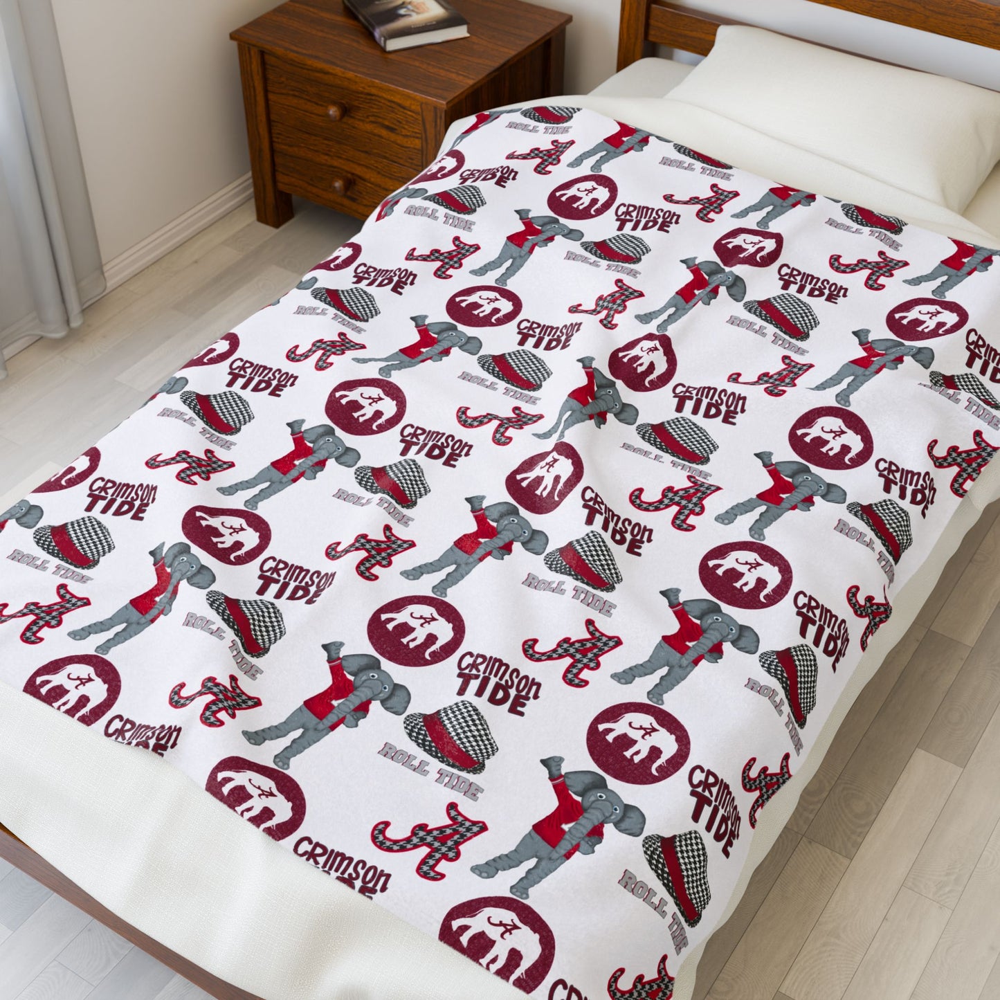 Alabama Crimson Tide Velveteen Plush Blanket - Perfect for Game Day, Dorm Decor, Gift, Home Essentials, Soft Throw