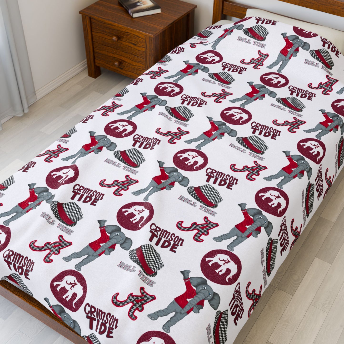 Alabama Crimson Tide Velveteen Plush Blanket - Perfect for Game Day, Dorm Decor, Gift, Home Essentials, Soft Throw
