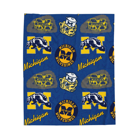 Michigan Wolverines Plush Blanket, Soft Plush Sherpa Throw for Fans, Cozy Gift for Sports Lovers, Great for Game Day, Warm Home Decor