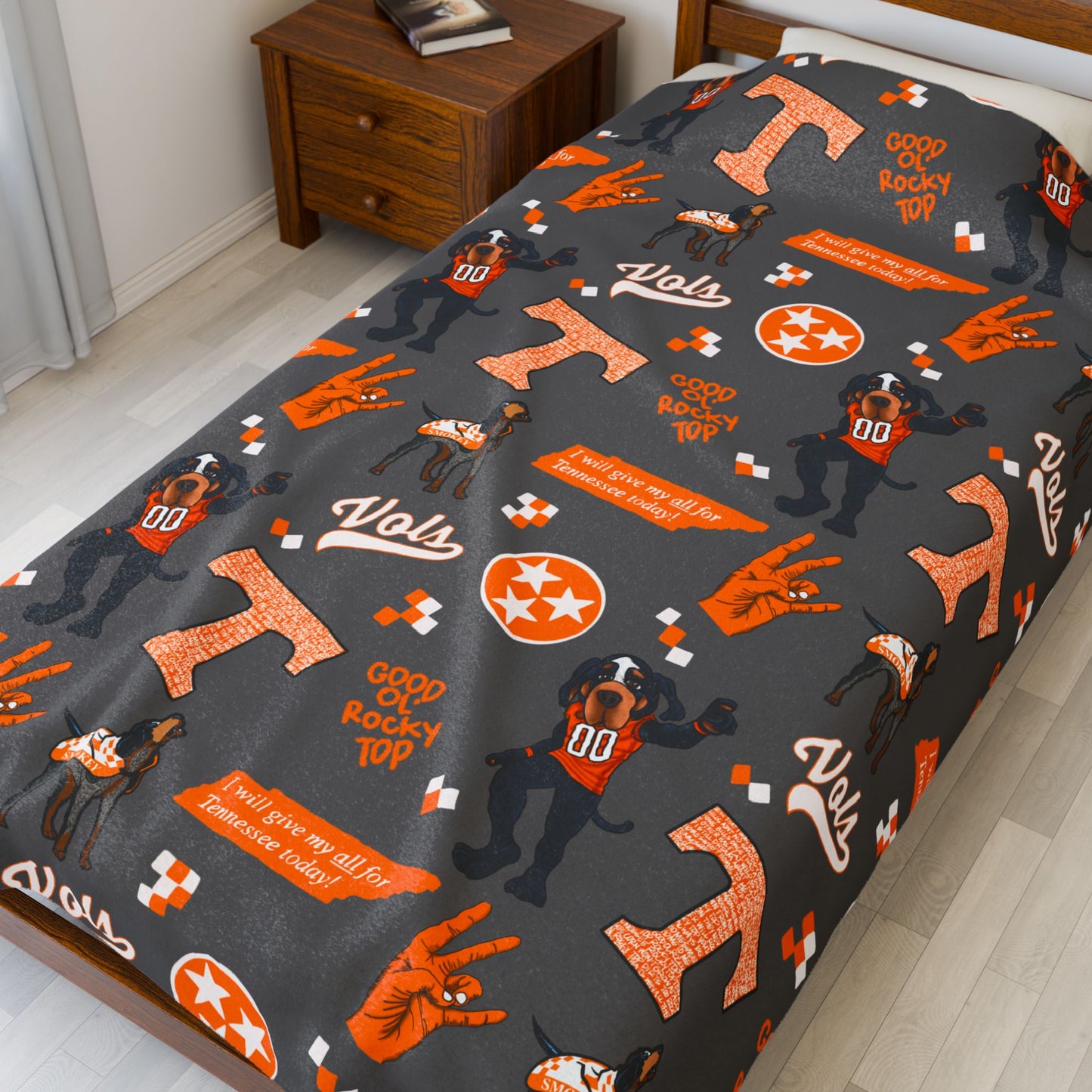 Tennessee Vols Velveteen Plush Blanket - Perfect for Game Day, Dorm Decor, Gift, Home Essentials, Soft Throw