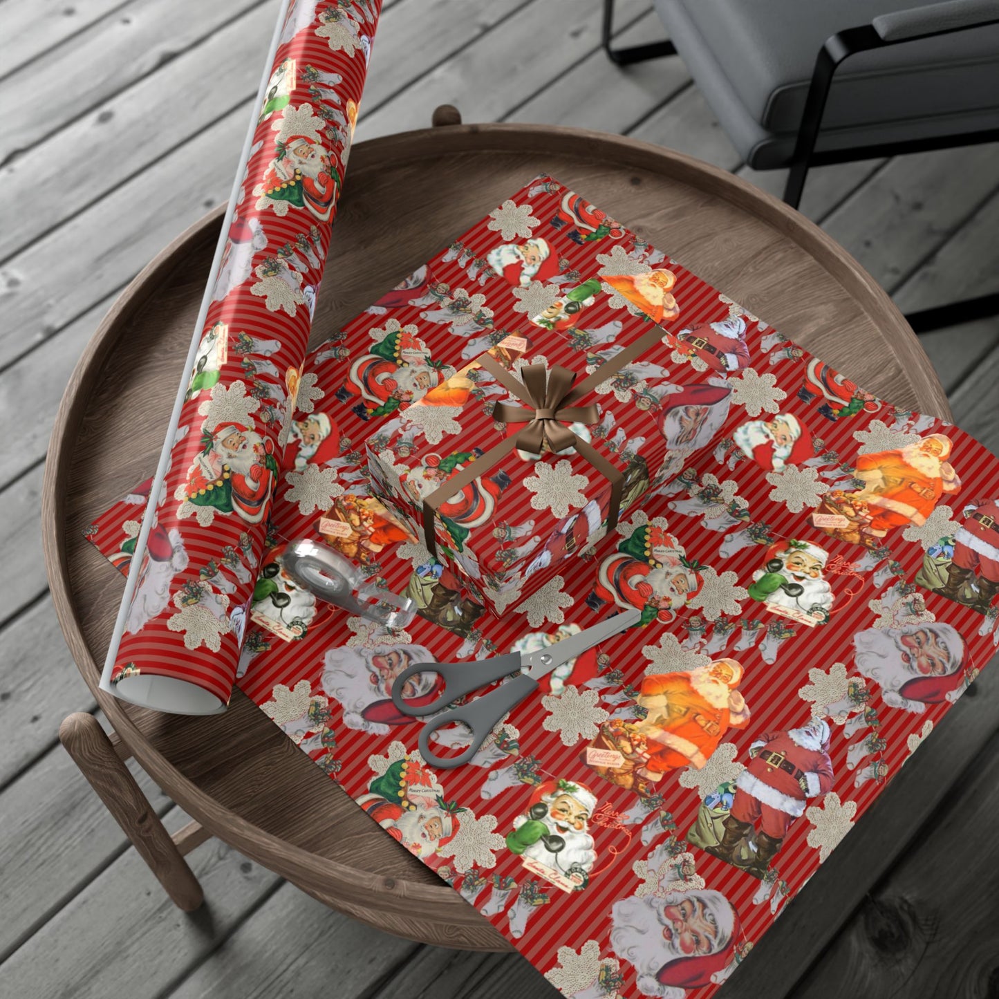 Vintage Santa Red Christmas Gift Wrap Paper — Retro Holiday Wrapping Sheets