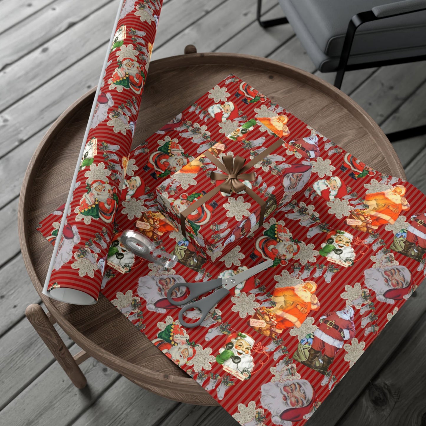 Vintage Santa Red Christmas Gift Wrap Paper — Retro Holiday Wrapping Sheets