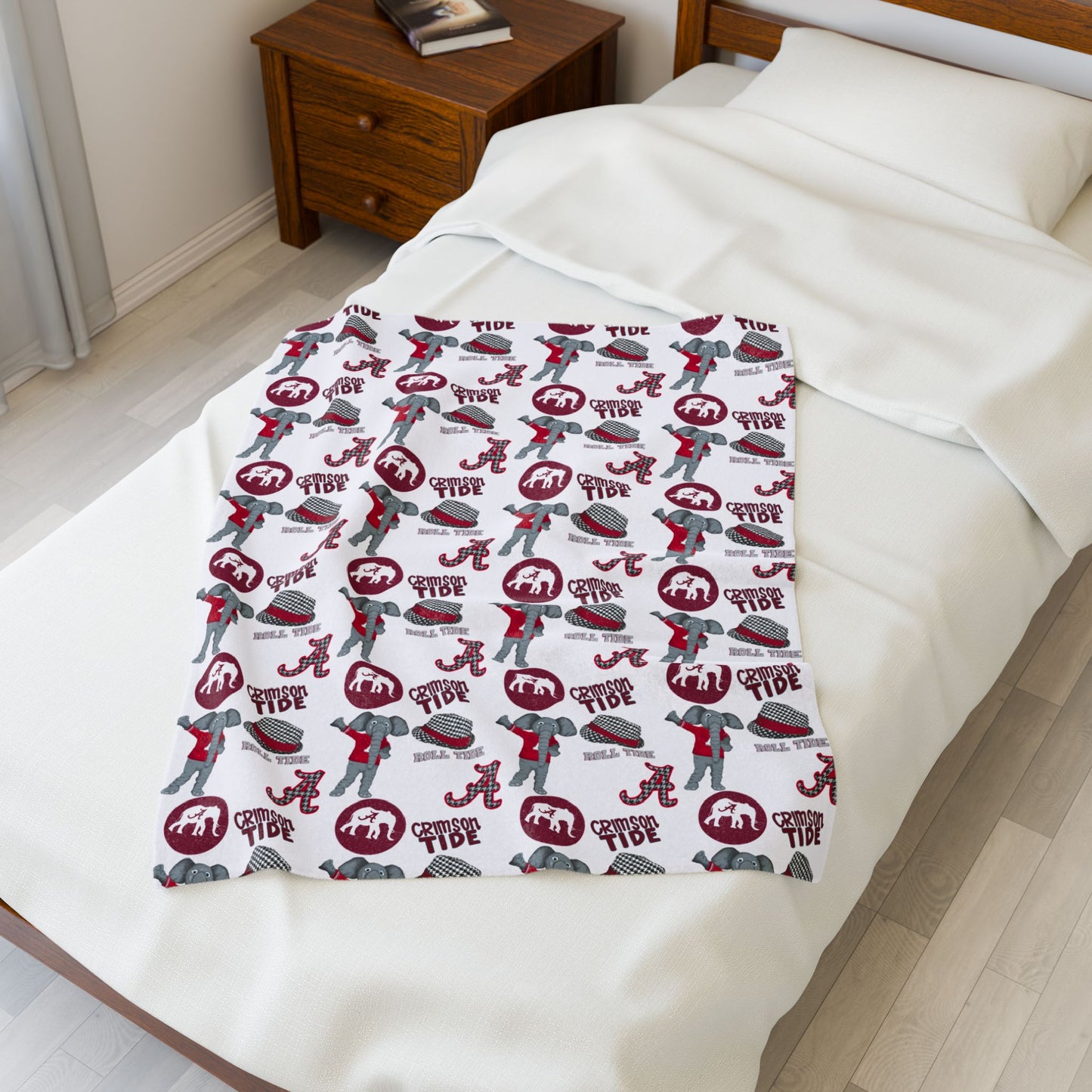 Alabama Crimson Tide Velveteen Plush Blanket - Perfect for Game Day, Dorm Decor, Gift, Home Essentials, Soft Throw
